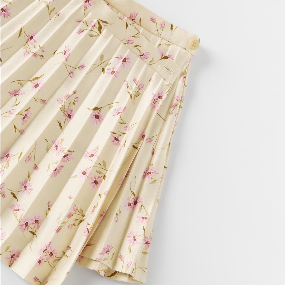 NWT Zara 7Y floral pleated skirt